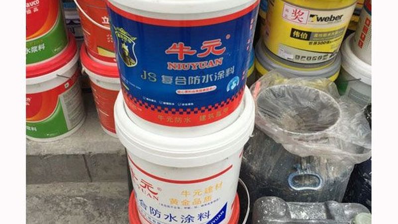 厂房顶楼隔热材料的选择首先要了解不同材料的类型。常见的隔热材料包括：